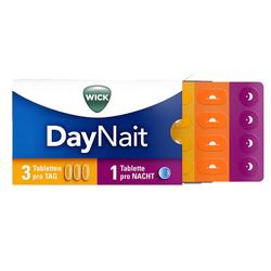Eine Packung Medikamente namens DayNait mit Tabletten für Tag und Nacht.